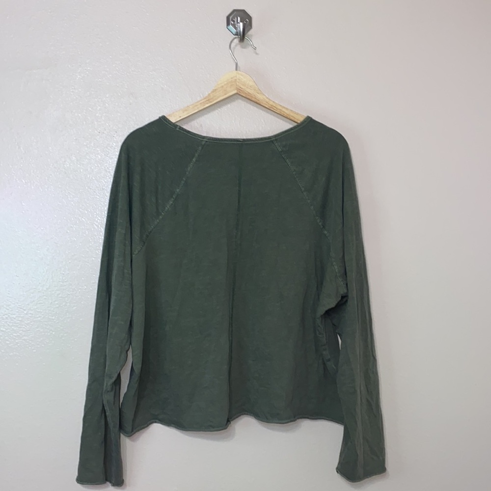 UNIVERSAL THREAD - GREEN LONG SLEEVE TEE SHIRT - Picture 9 of 11